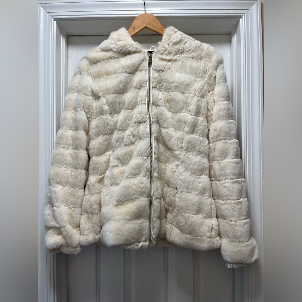 Bellivera Cream Faux Fur Hooded Coat, Size Medium EXCELLENT CONDITION